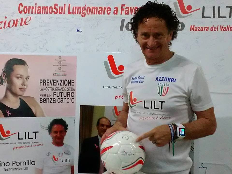 Mazara, dalla Sportika il pallone della prevenzione autografato dall’atleta Pino Pomilia