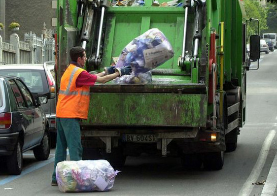 Trapani Servizi. A rischio la salute dei lavoratori sprovvisti di dispositivi di protezione per la raccolta dei rifiuti