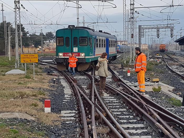 Treno regionale deraglia nel Cuneese