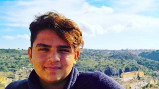 Tragedia, un ragazzo di 16 anni trovato morto in casa dai genitori