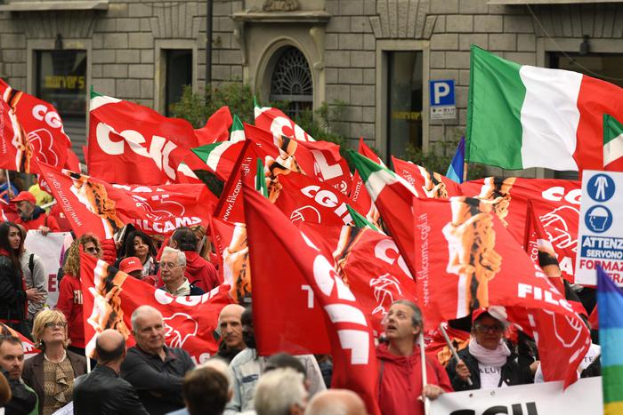 1 Maggio: al via corteo a Prato, 'sicurezza cuore del lavoro'