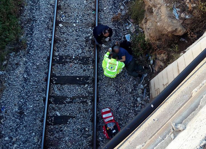 Marsala, uomo soccorso sotto il cavalcavia della linea ferrata. Tentato suicidio?