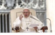 Papa Francesco: accogliere, tutelare, integrare migranti e profughi