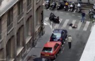 Parigi, accoltella passanti in pieno centro: un morto e 7 feriti. Media: aggressore urlava 