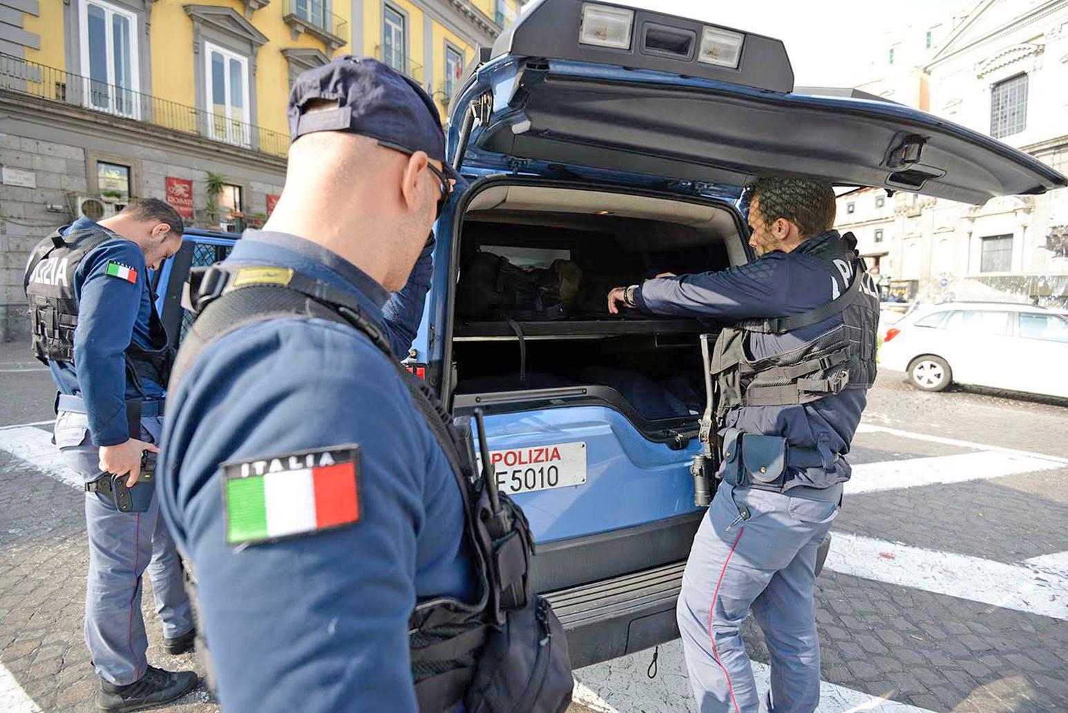 Sosteneva l'Isis e voleva portare suo figlio a combattere la jihad: espulso tunisino a Trapani