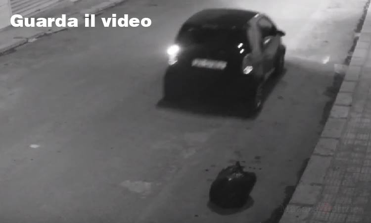 Mazara, lancio del sacchetto di spazzatura dall'auto in corsa. Differenziata speciale?