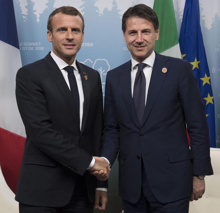 Migranti: tregua Italia-Francia. Conte domani a Parigi. Macron: 'Mai voluto offendere'