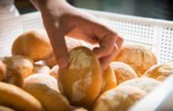 No al pane congelato venduto per fresco: in Sicilia decreto contro pubblicità ingannevole