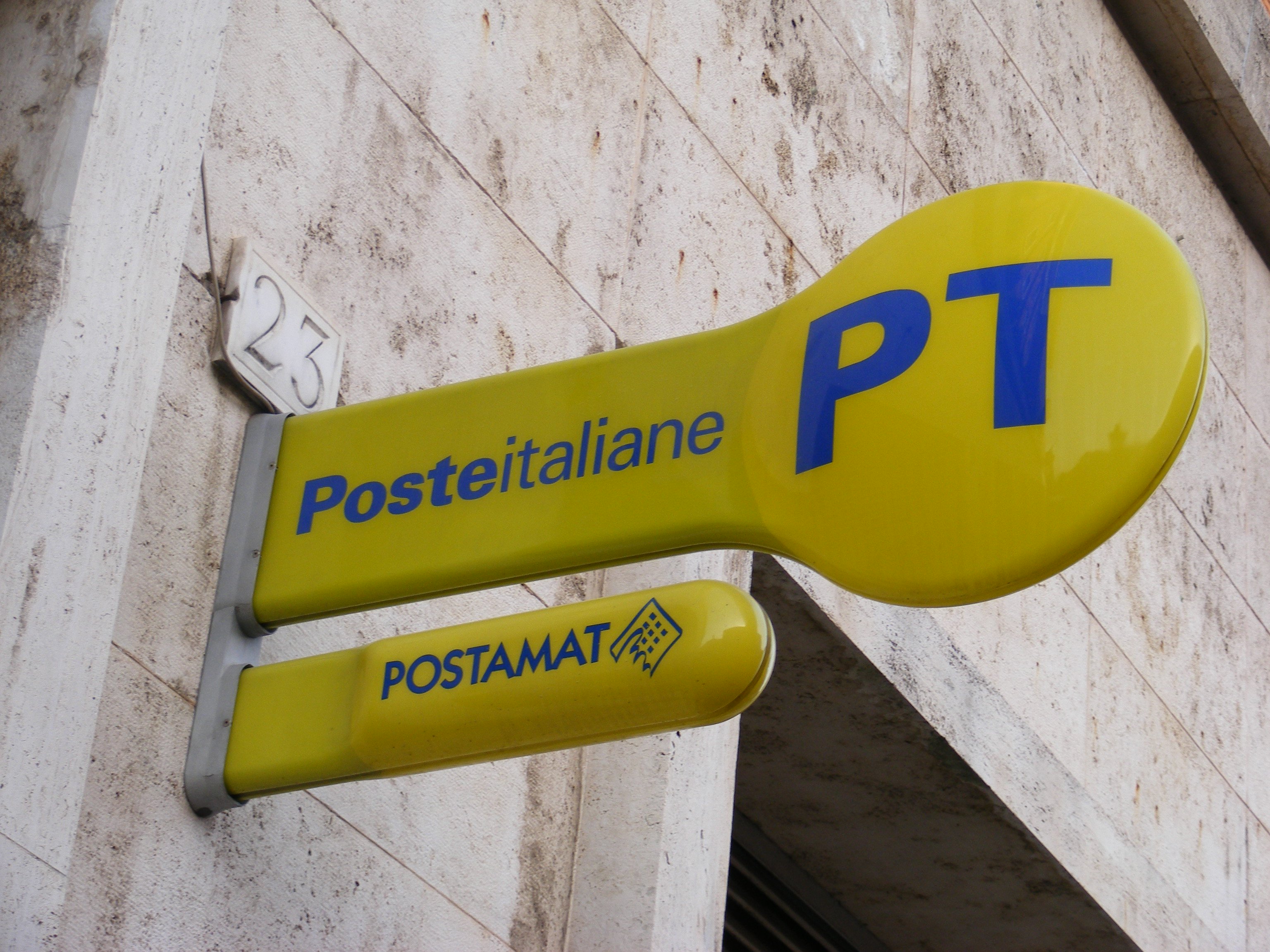 Buoni fruttiferi clonati, truffa da 3 milioni alle poste: 7 arresti tra Palermo e Lentini