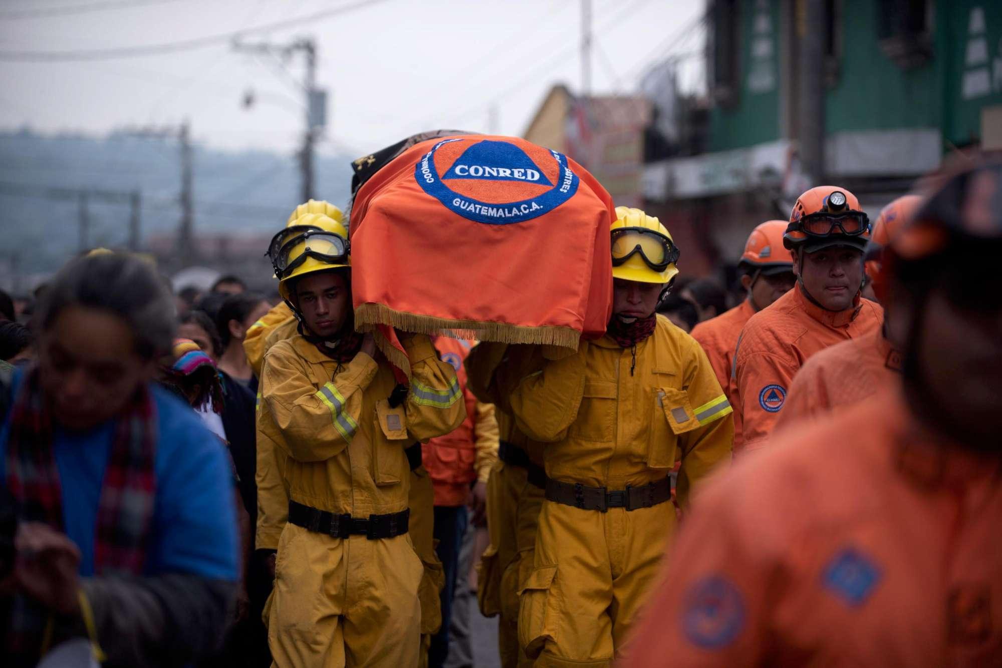 Vulcano Guatemala, bilancio sale a 75 morti e 192 dispersi