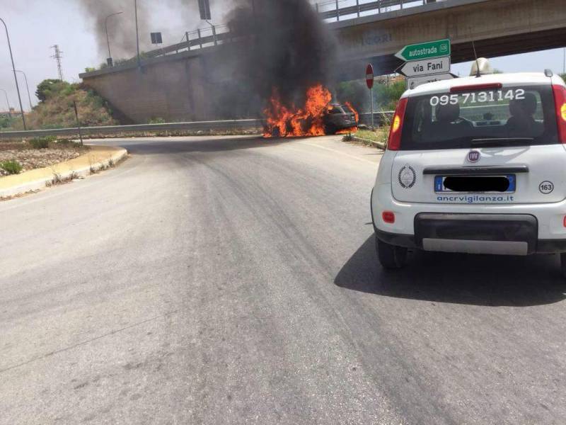 Mazara. Auto va a fuoco. Salvi coniugi mazaresi