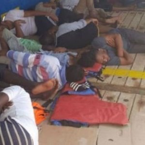 Migranti, due motovedette soccorrono 66 persone al largo di Pantelleria: sbarcate a Trapani