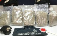 Trasportava 5 Kg di marijuana. Arrestato dopo un lungo inseguimento