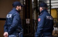 Orrore, madre uccide i due figli e poi si suicida: 