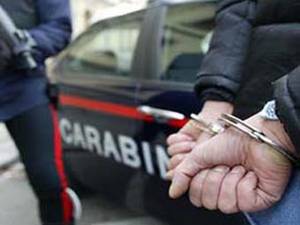 Orrore, fa prostituire i figli di 3, 4 e 7 anni: arrestata la madre, il consuocero e un carabiniere