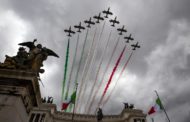 4 novembre: Mattarella depone una corona all'Altare della Patria