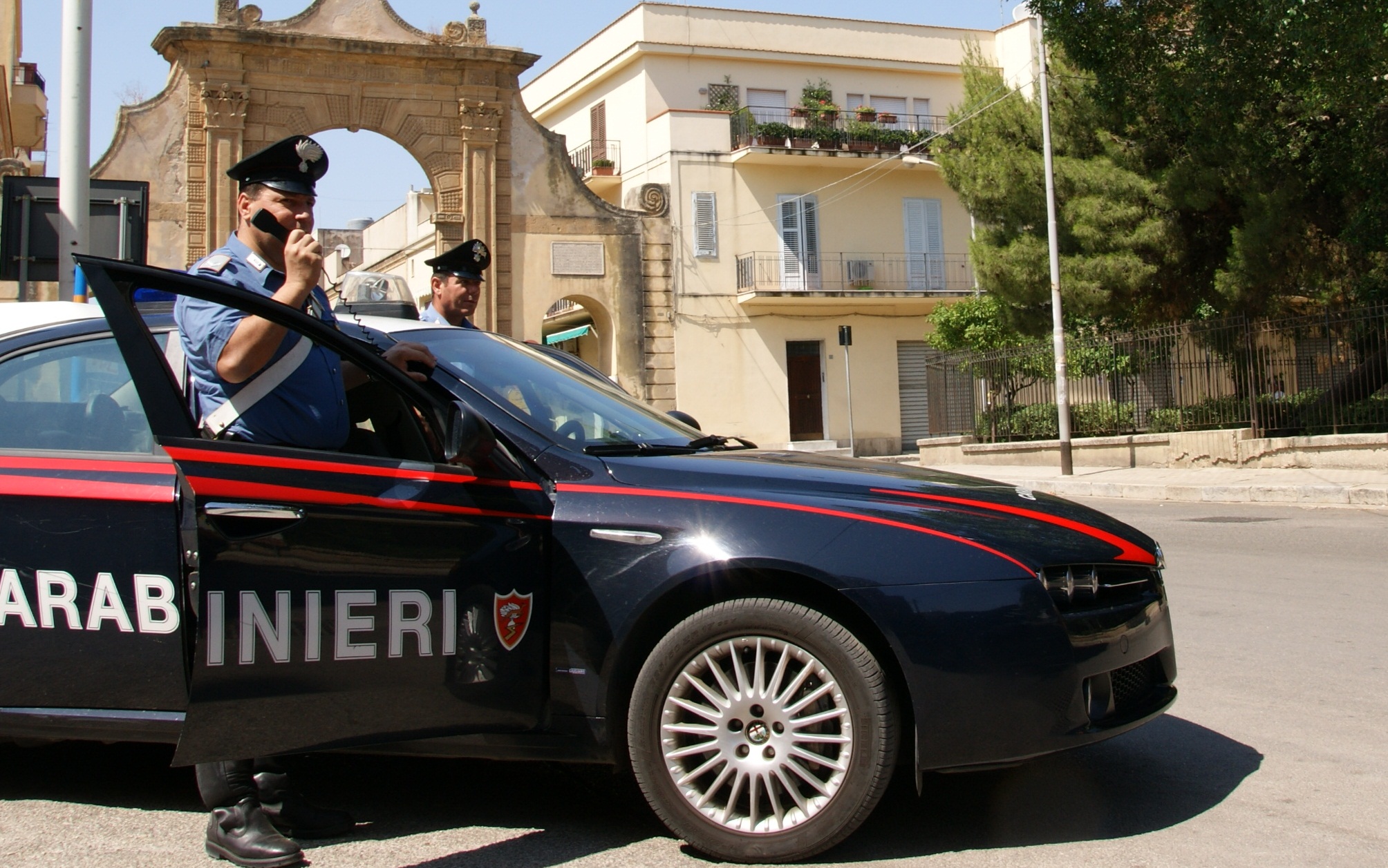 I carabinieri salvano un 17enne dal suicidio