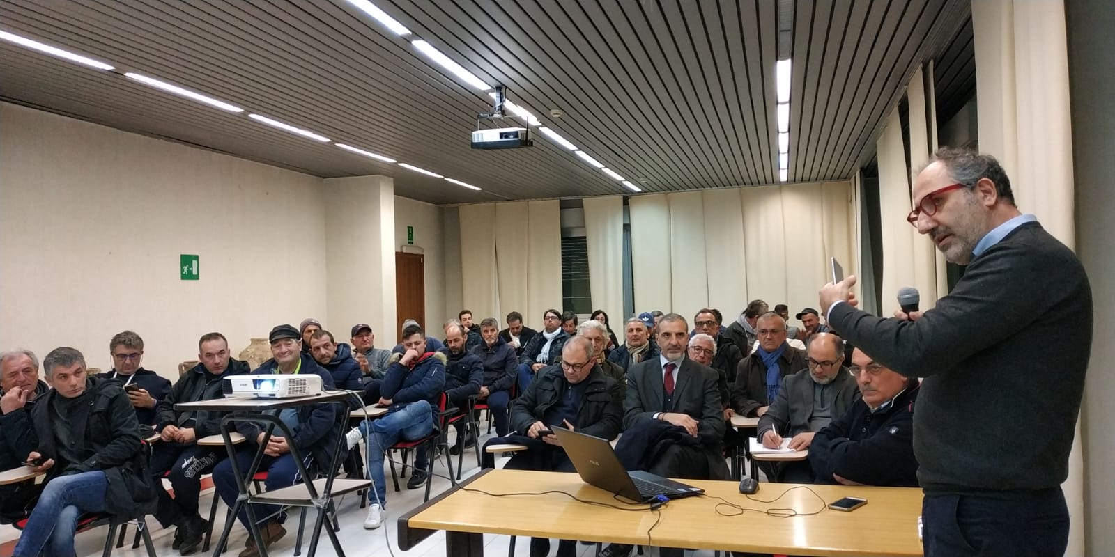 Mazara: Grande partecipazione all’incontro informativo sui finanziamenti previsti dai bandi di attuazione per il settore della pesca