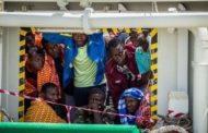 Libia, barcone in avaria con 100 migranti a bordo. Tripoli invia i soccorsi dopo ore