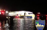 Sfiorato il disastro aereo: Boeing 737 finisce in un fiume, salvi i 142 passeggeri