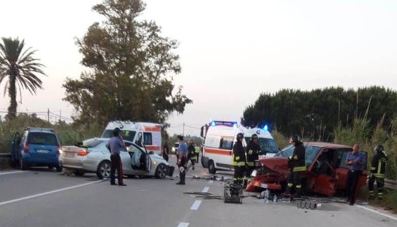 Incidente mortale all’ingresso di Tre Fontane. Tre auto coinvolte