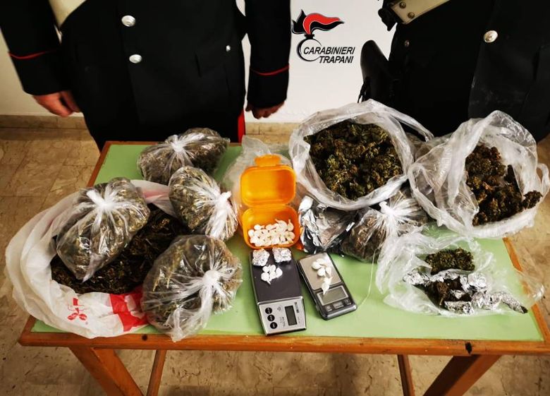 Marsala. MARIJUANA E COCAINA IN ABITAZIONE. ARRESTATO DAI CARABINIERI