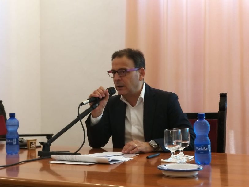 Mazara. (Video) Conferenza stampa del Sindaco Quinci su Riorganizzazione dell’Ente, Ambiente e novità su fognature e dragaggio