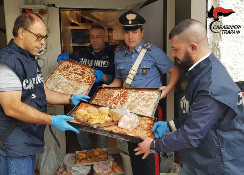 CONTROLLI DEI CARABINIERI: DUE ARRESTI E SEQUESTRO DI PRODOTTI AVARIATI IN UN PANIFICIO