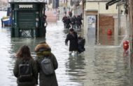 Venezia in emergenza, marea record. Gravi danni alla Basilica di San Marco. Conte: 'La situazione è drammatica'