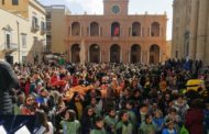 Marsala. CON LA SFILATA DEGLI ALUNNI DELLE SCUOLE HA PRESO IL VIA IL CARNEVALE