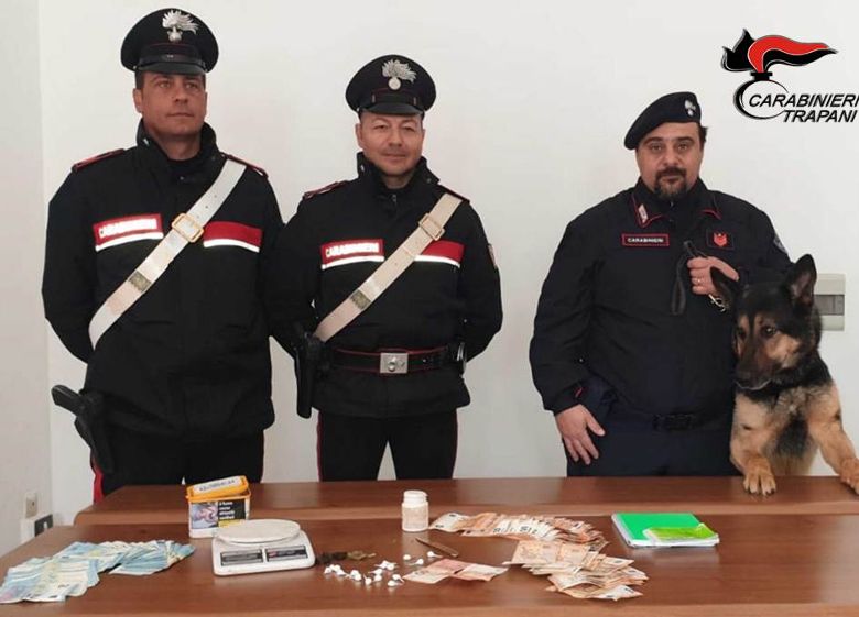 MARSALA: SERVIZI ANTIDROGA DEI CARABINIERI. 65ENNE IN MANETTE