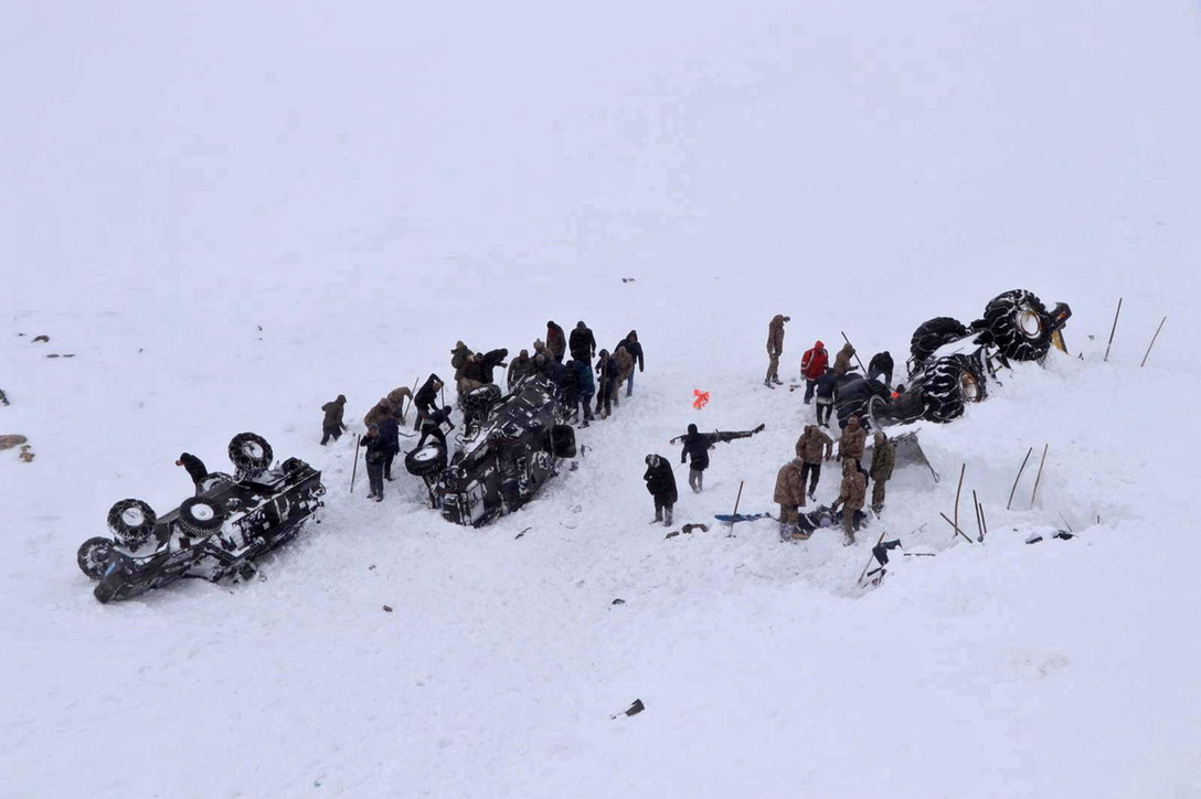 Doppia valanga in Turchia, travolti anche i soccorsi: 38 morti e 53 feriti