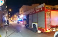 Mazara. Palo dell'illuminazione pubblica in fiamme in via Volturno