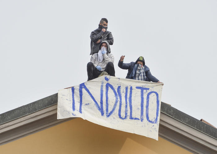 Coronavirus: evasi 20 detenuti da Foggia. Proteste in 27 carceri