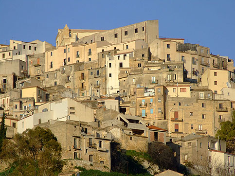 Coronavirus, Salemi causa focolaio diventa “zona rossa”. Chiusa in entrata e in uscita