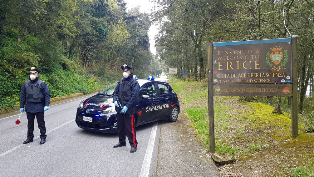 Erice. EMERGENZA COVID-19: multati due amanti scoperti a fare sesso in auto