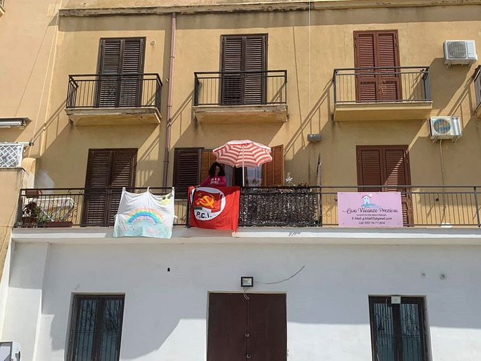 Mazara. 25 aprile: bandiera Pci in balcone, 'per vigile è reato'