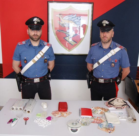 Marsala. DETENUTO IN CASA, CONTINUAVA A SPACCIARE COCAINA. ARRESTATO UN PREGIUDICATO