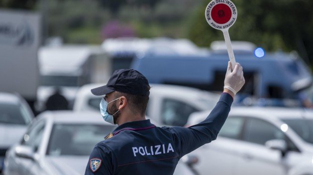 Studenti e impiegati hanno intrapreso dal nord e dal centro il viaggio per raggiungere la Sicilia in auto partendo la notte scorsa, ma rischiano di fermarsi davanti allo stretto di Messina