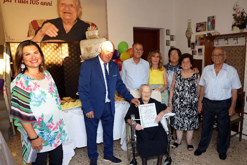 Mazara. La signora Eleonora Scalia raggiunge il traguardo dei 105 anni