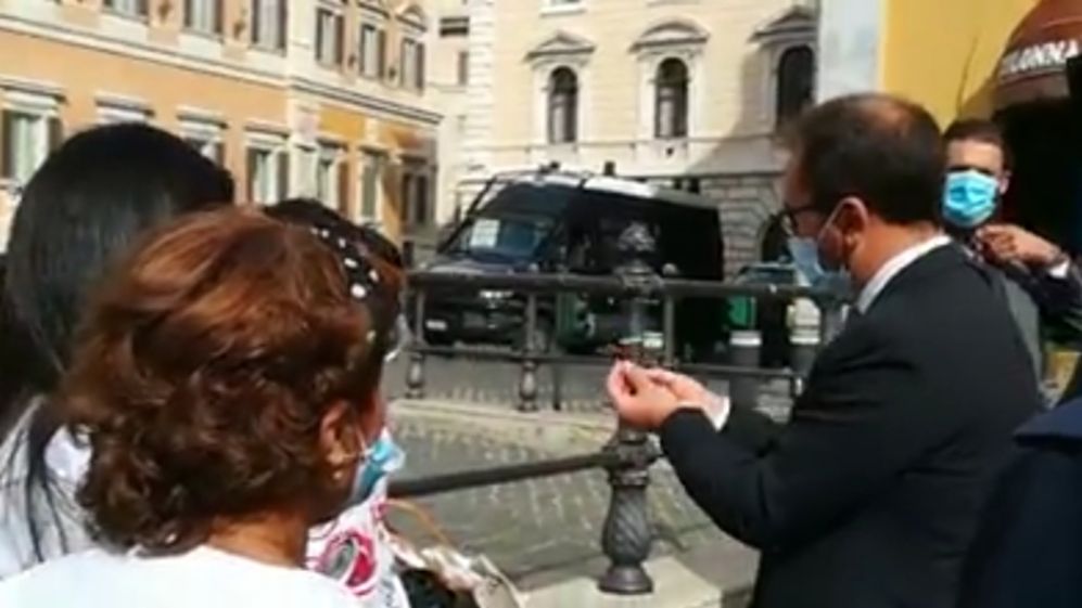 Roma. Visita del ministro Bonafede ai familiari dei pescatori mazaresi