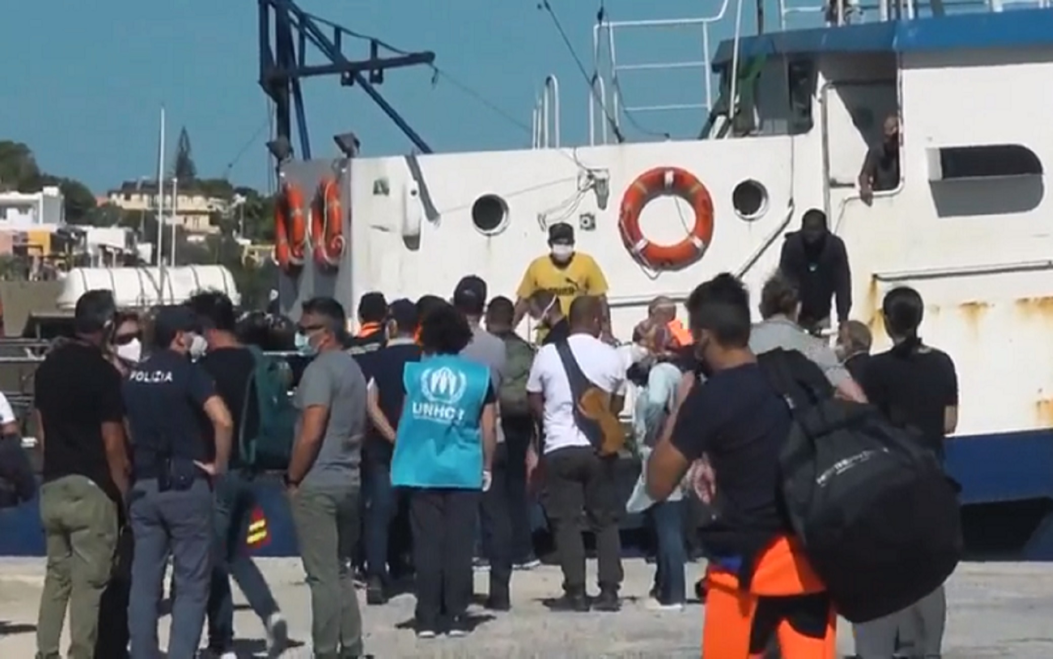 Naufragio a sud di Lampedusa, 15 migranti tratti in salvo da peschereccio di Mazara