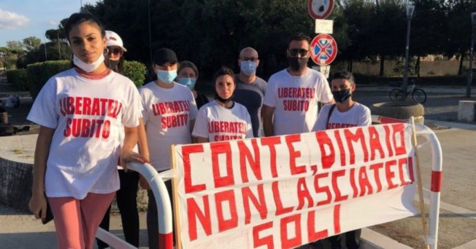 Mazara, i familiari dei pescatori sequestrati in Libia da 37 giorni: “Fiducia nelle istituzioni ma non abbiamo notizie”