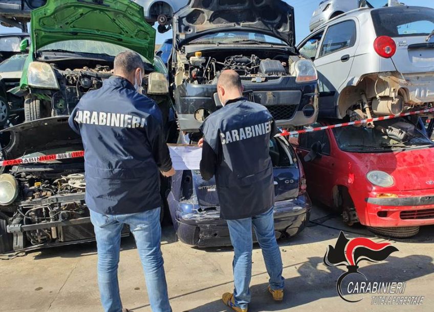 Mazara, sequestrati una discarica abusiva e due impianti di autodemolizione