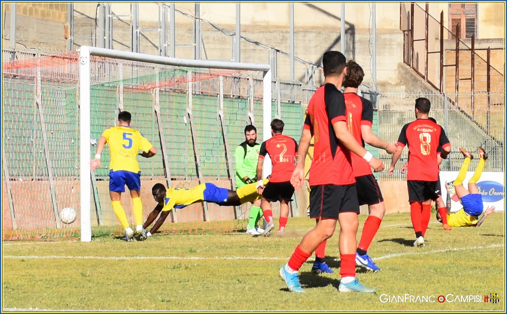 Il Mazara dilaga a Castelvetrano 4-1 e conquista la vetta della classifica. Il Tabellino della gara e le interviste del dopo partita