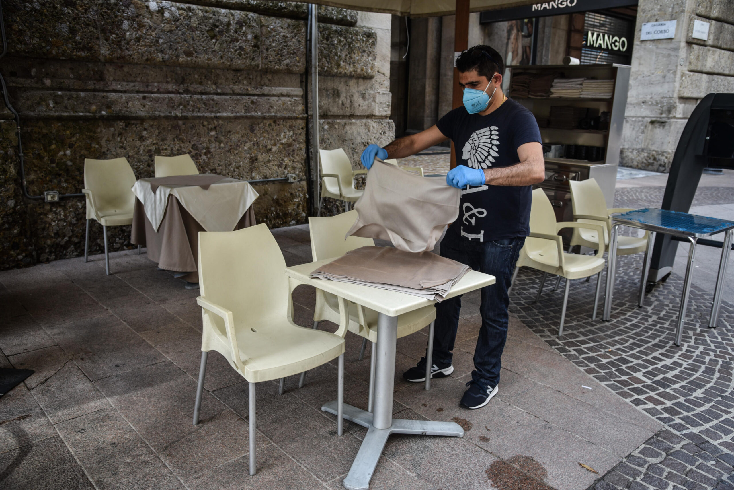 Dai ristoranti alle palestre: il calendario delle riaperture da maggio, pronte le regole