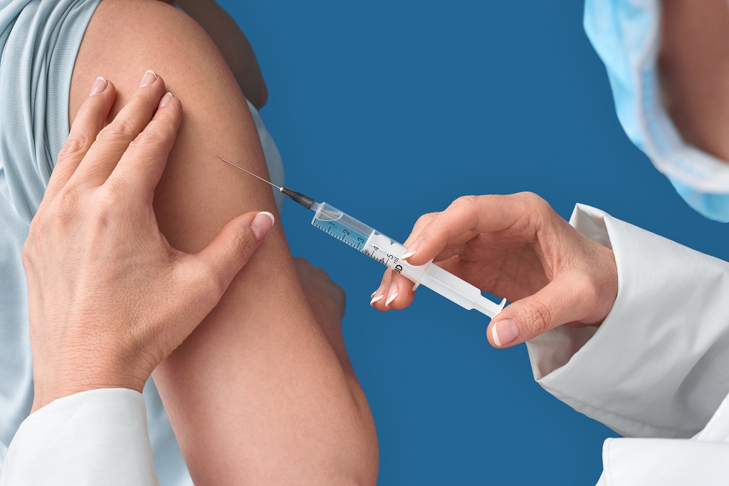 Vaccini anche ai 40enni, Figliuolo scrive alle Regioni: 