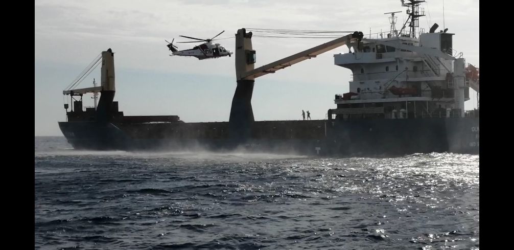 Elicottero della Guardia Costiera effettua un delicato intervento di soccorso in favore di un marittimo colto da ictus cerebrale