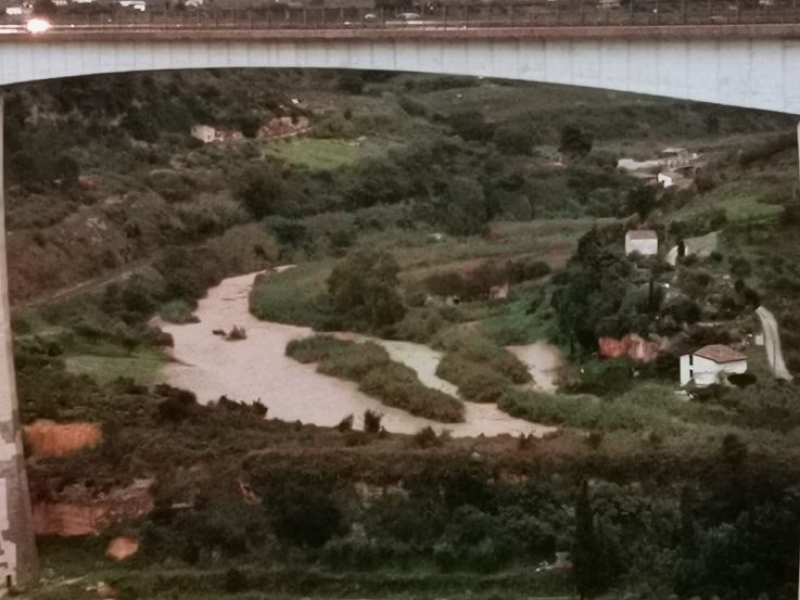 Castellammare. Esonda il fiume San Bartolomeo. L'allerta rimane altissima per le copiose piogge ancora in corso