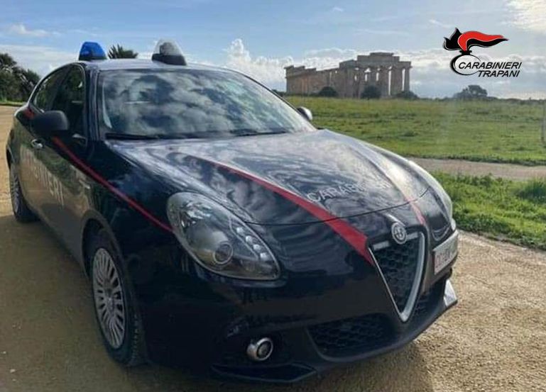 Castelvetrano. CONTROLLI DEL FINE SETTIMANA DEI CARABINIERI: 3 DENUNCIATI. RINVENUTI BENI RUBATI E DROGA